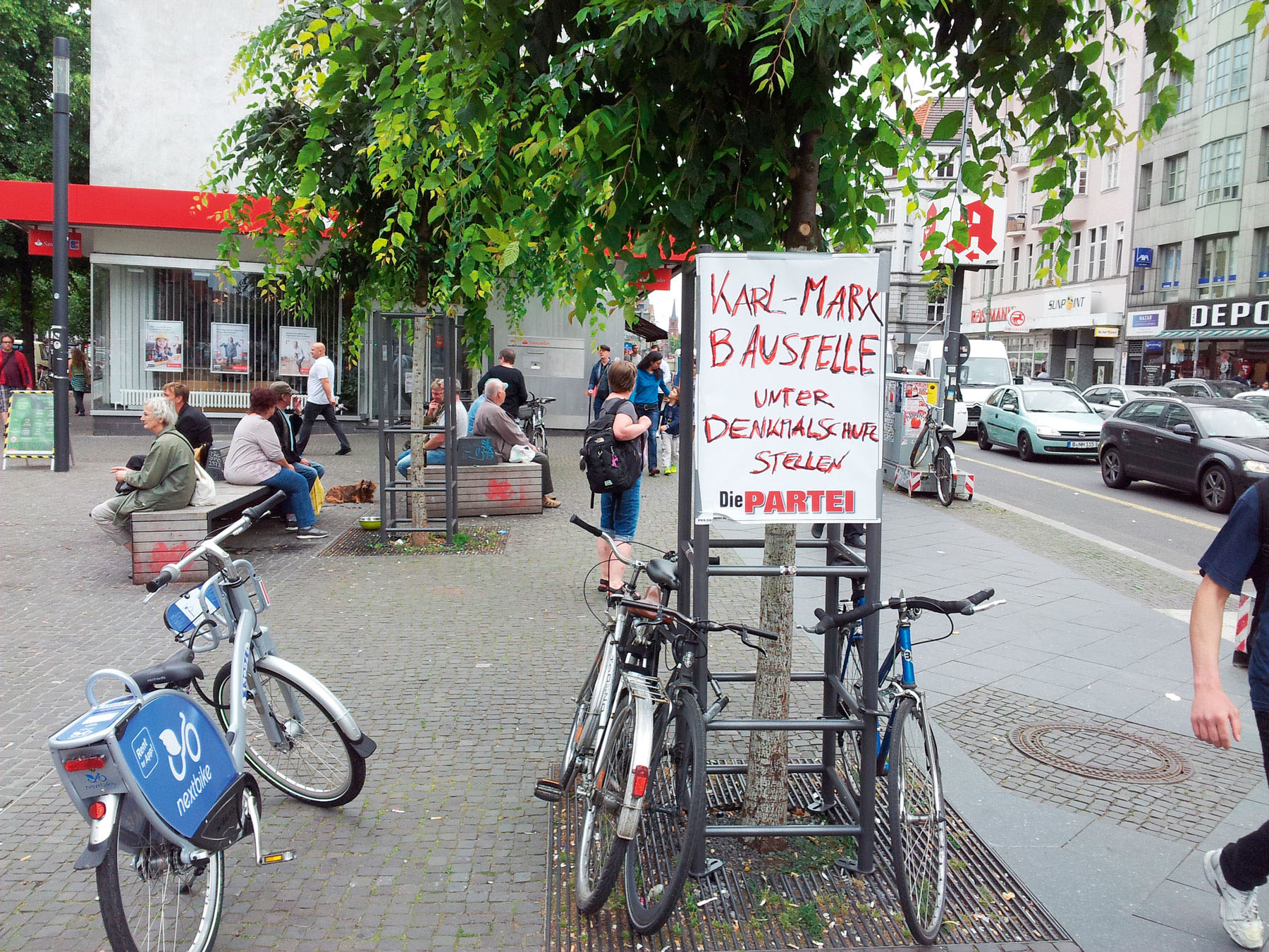 Die Partei Plakat: Karl-Marx Baustelle unter Denkmalschutz stellen