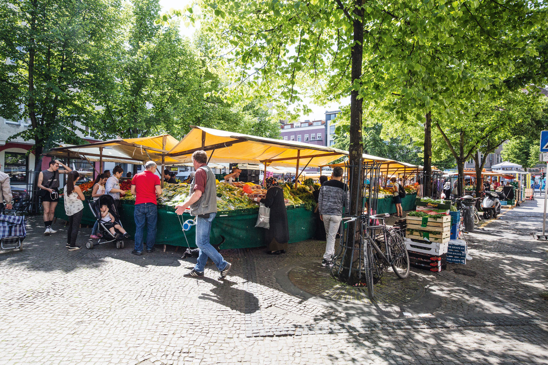 Wochenmarkt auf dem Karl-Marx-Platz